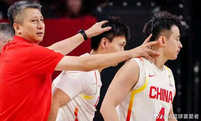 北京pk10计划-男篮逆转夜,队长13中2成“惊喜”,郭导的信任该换人了?|赵睿|体育赛事讨论|中国男篮|比赛|关键_新浪体育_新浪新闻